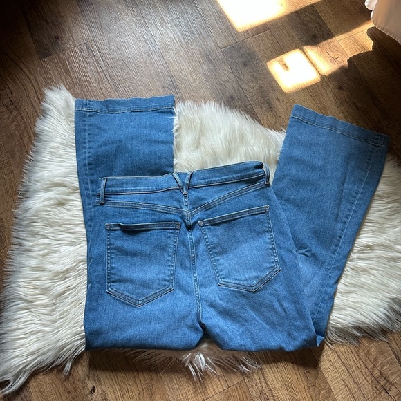 VERONICA BEARD Carson Kick Flare Jean - Picture 7 of 7